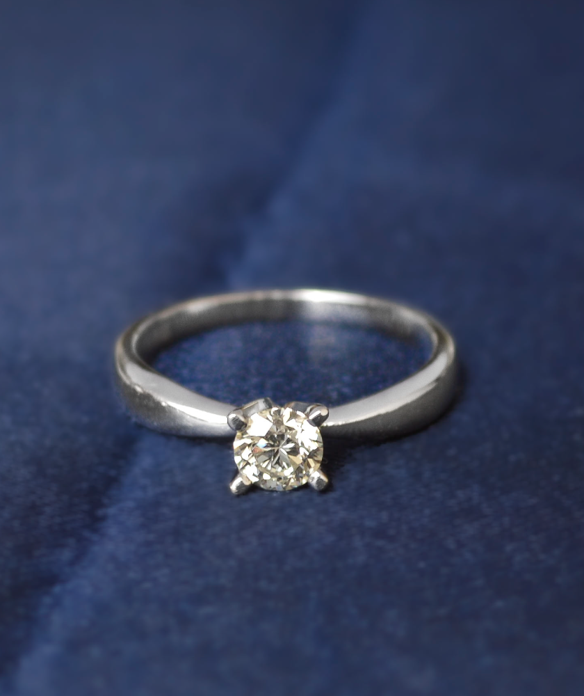 Anillo Clásico Diamante Central