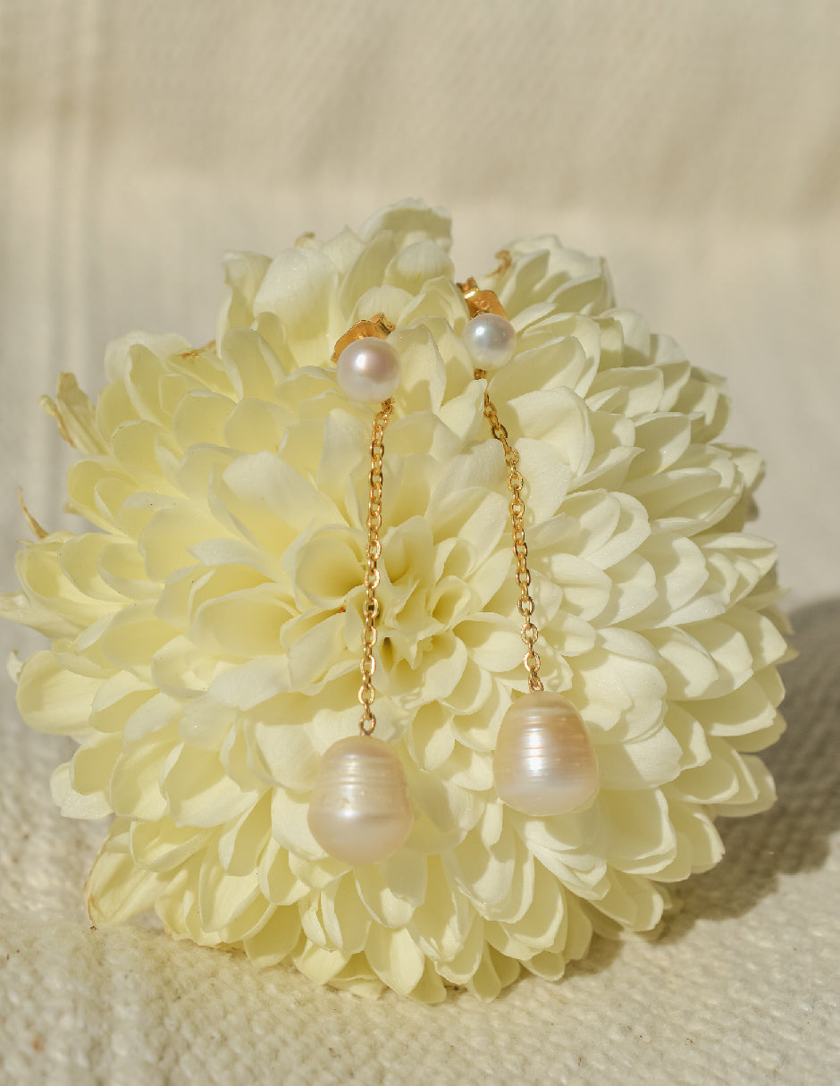 Aretes largos perla orgánica Clío Plata .925