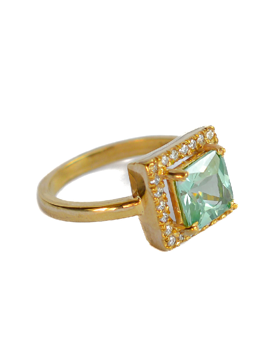 Anillo espinela verde con diamantes naturales Diora oro 14 k.