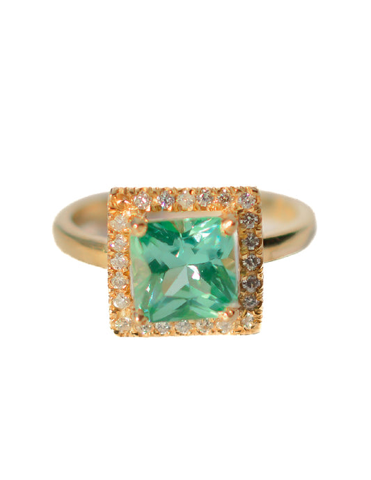 Anillo espinela verde con diamantes naturales Diora oro 14 k.