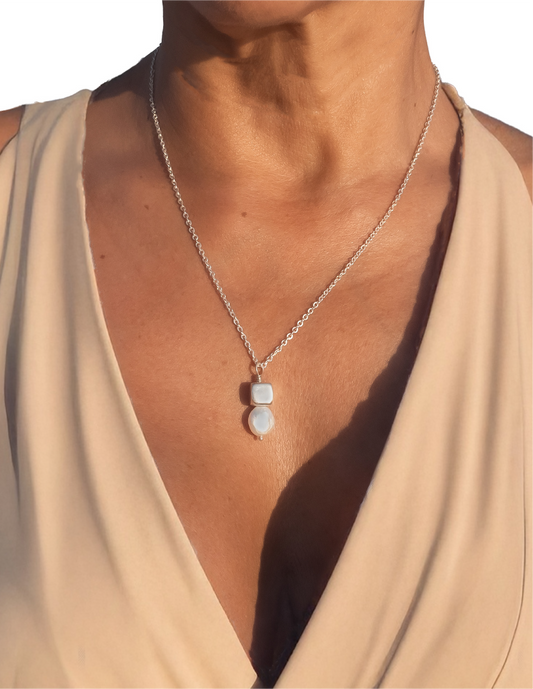 Collar perla orgánica y cubo Hadassa Plata .925